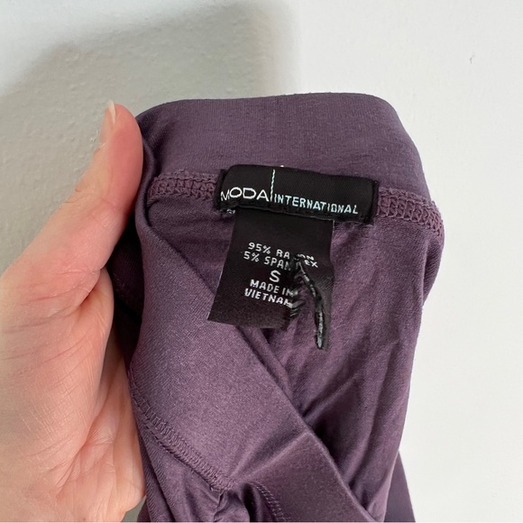 Victoria’s Secret Moda International Purple Mini Skirt Size S - Picture 3 of 3